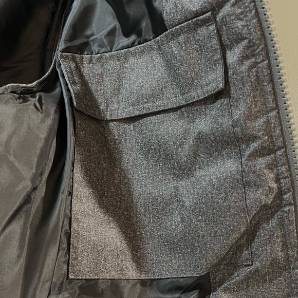 Goodfellow Men's Puffer Vest, insulated, Color Charcoal Grey, Size Large… - Picture 6 of 9